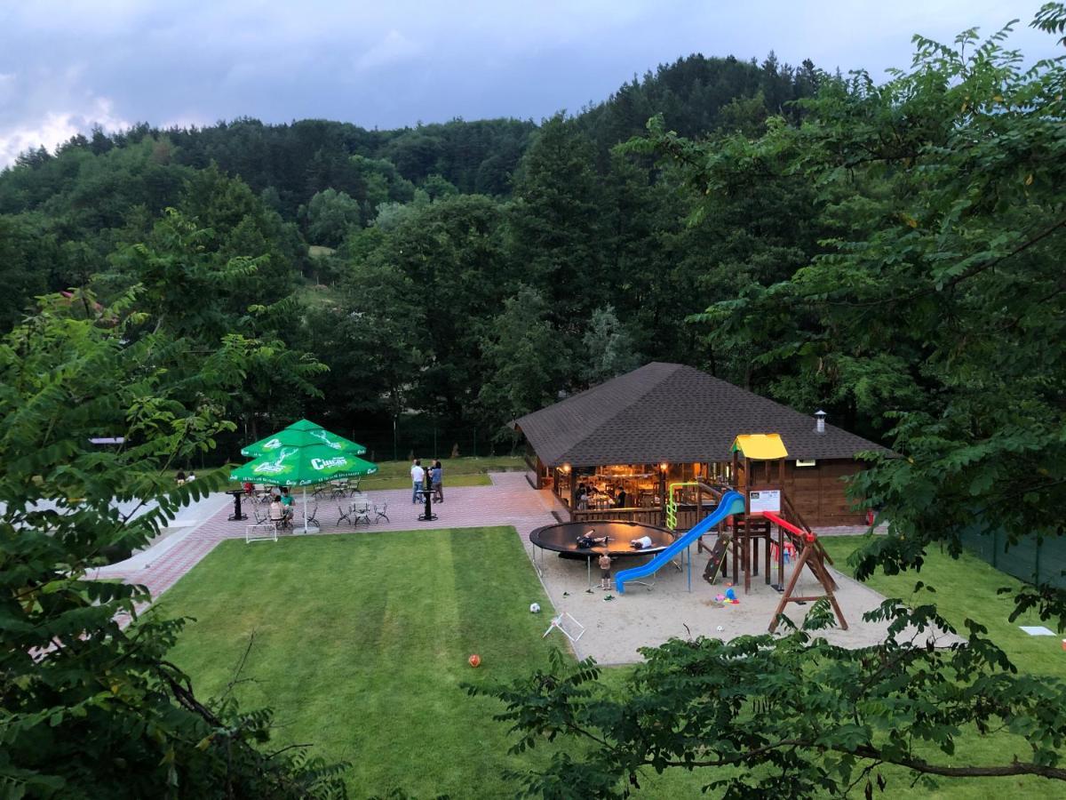La Casute Hotel Capatineni-Paminteni Bagian luar foto